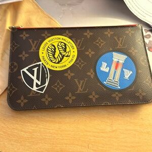 Authentic Louis Vuitton world tour neverfull pouch
